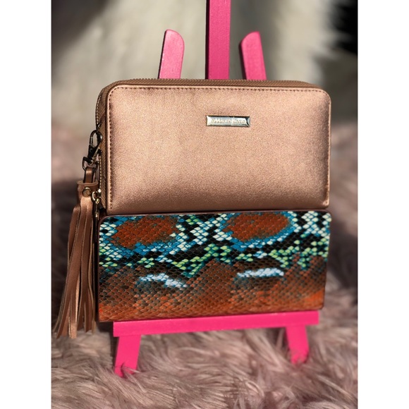 Various Clutches & Wallets Package Deal - Picture 5 of 7